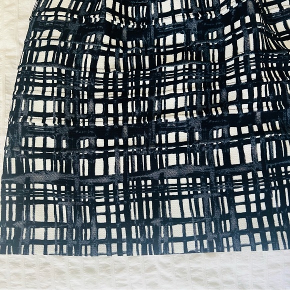 Madewell Plaid Navy Blue/ white dress sleeveless, above knee size 6 dress - Picture 7 of 9